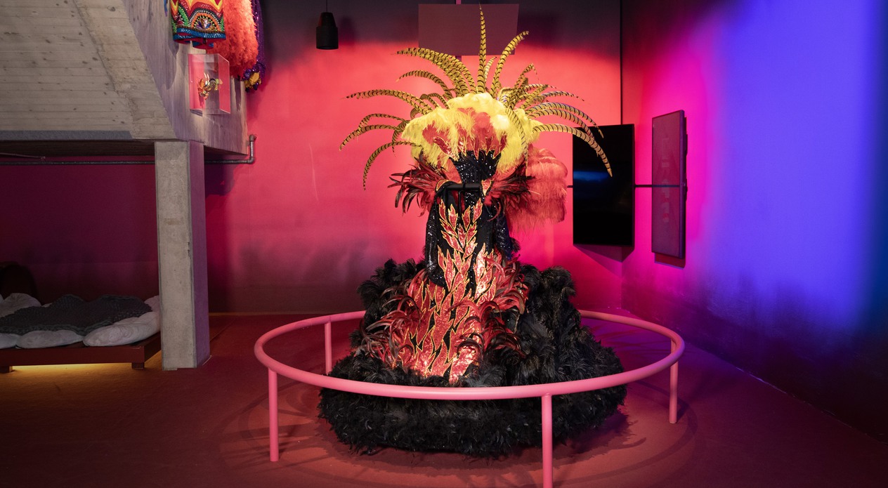 klänning från hammarkullefestivalen