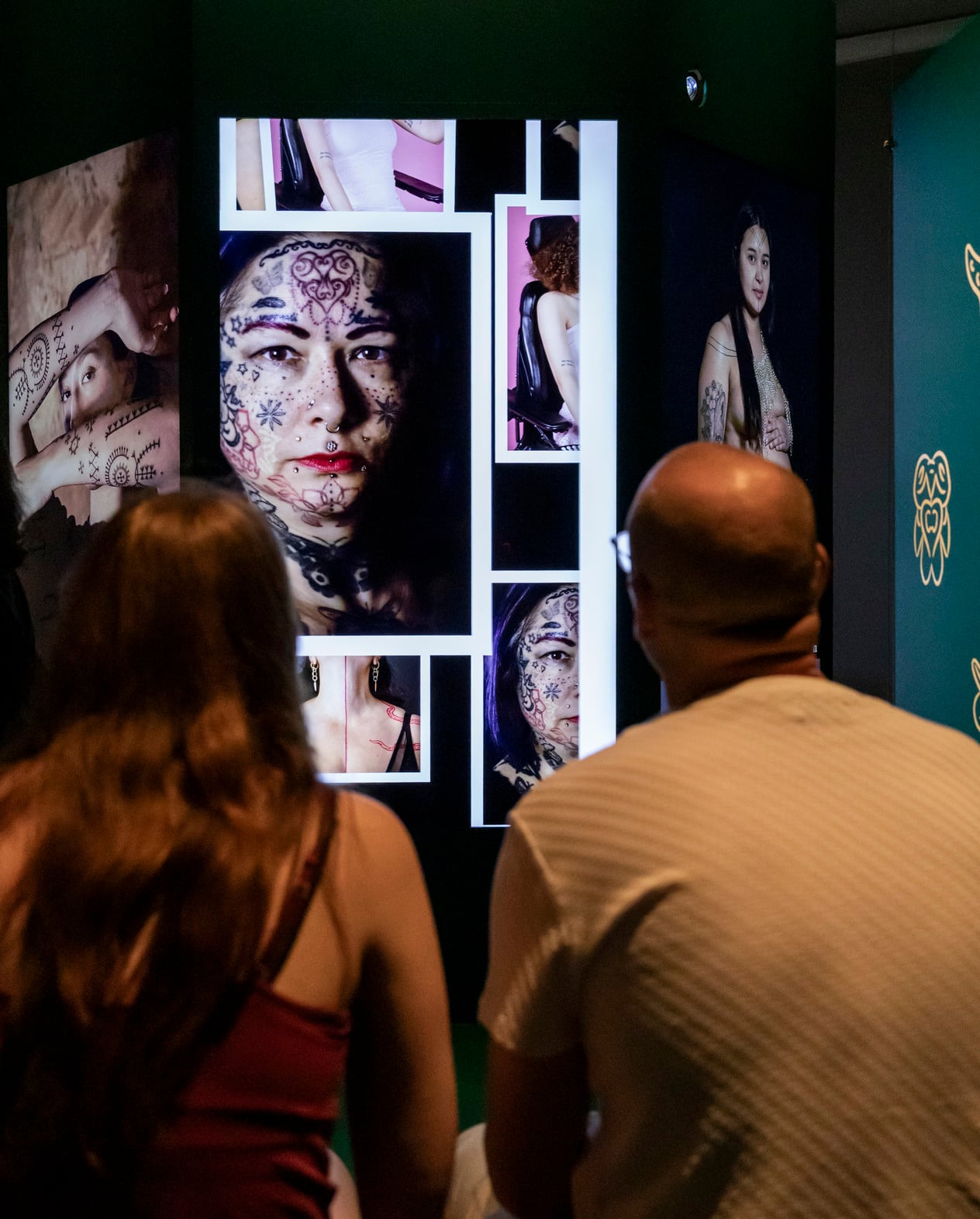 Invigning av utst&auml;llningen Tatau p&aring; V&auml;rldskulturmuseet l&ouml;rdag den 27 juni 2026.