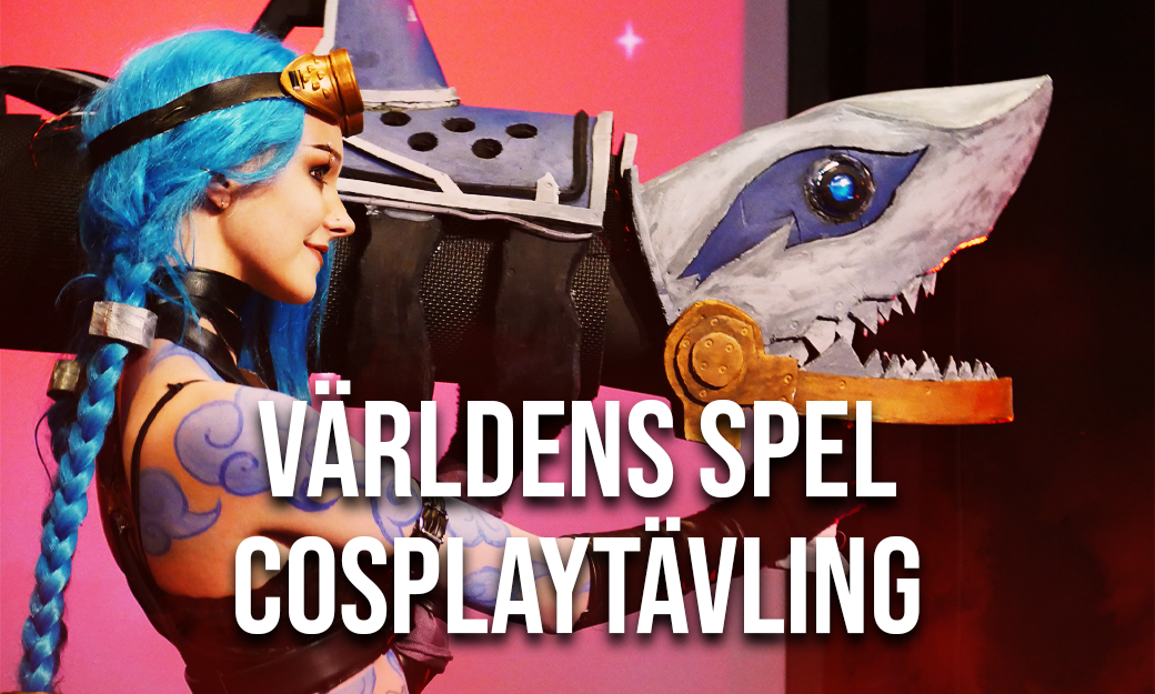 Kvinna i cosplayklädsel